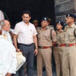 बकरीद को लेकर प्रशासन अलर्ट, डीएम-एसएसपी ने किया फ्लैग मार्च
